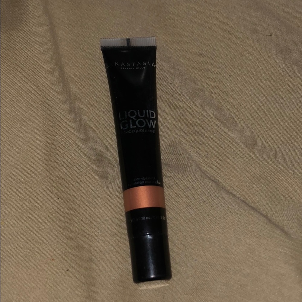 Anastasia liquid glow shade penny